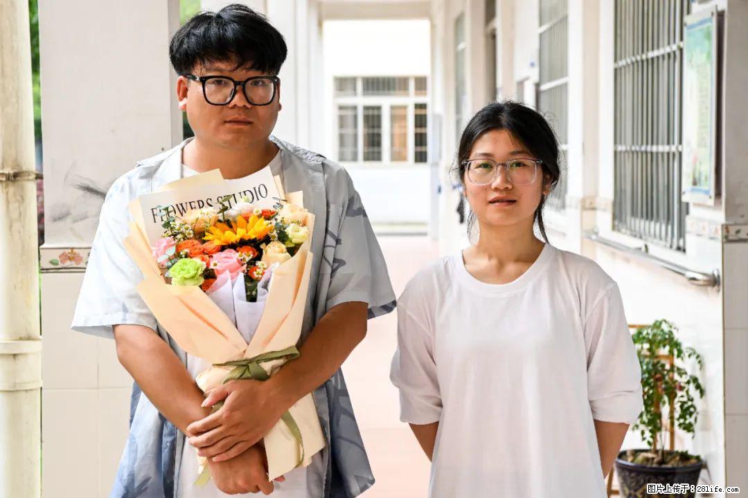 全网追的“扁担女孩”,找了一份暑假工,时薪12元 - 资阳生活资讯 - 资阳28生活网 zy.28life.com